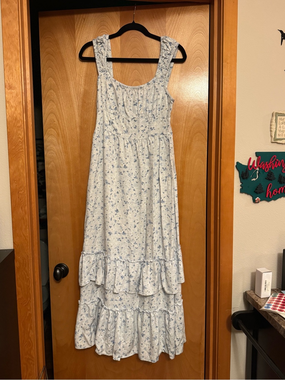 Women’s Arizona Jean Co Light Blue Floral Ruffle Maxi Dress- size L